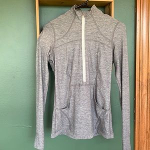 Women’s Lululemon Quarter Zip. Size 4. Grey.